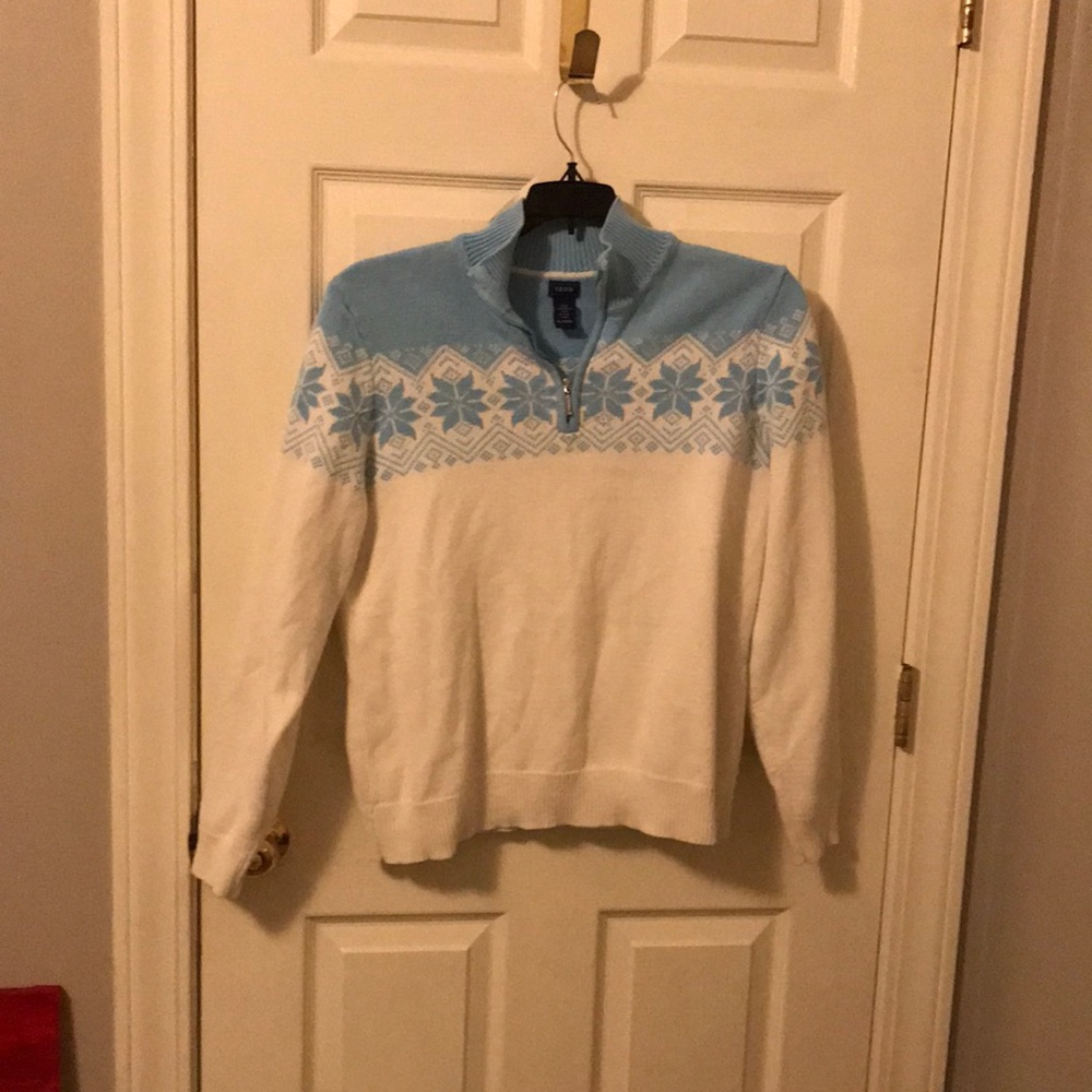 Long sleeve women’s pullover sweater
